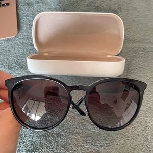 Vintage Valentino sunglasses - Comes with case and cloth (never used) 💖